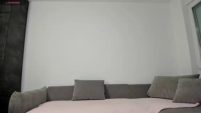 nikki-moon online show from April 2026 07:01:01 AM