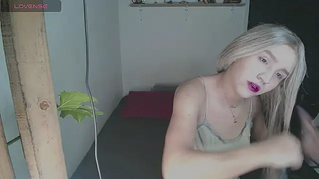 Kary Blush online show from May 2026 08:42:02 PM