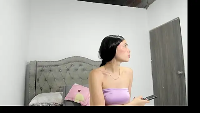 Nickyjuliet495 online show from June 2026 02:17:02 PM