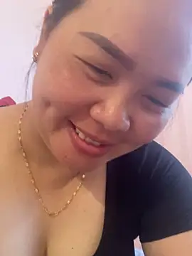 Snapshot of E-ll-A01 chatting on March 2026 04:57:02 AM E-ll-A01 online show from March 2026 04:57:02 AM