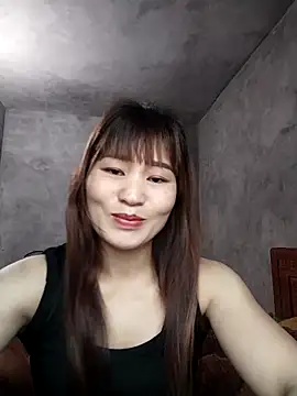 Lilinn  online show from April 2026 12:00:01 AM