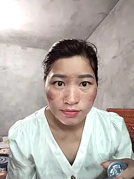 Lilinn  online show from April 2026 11:55:01 PM