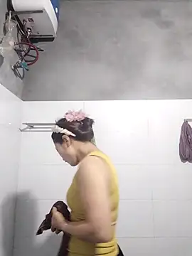 Lilinn  online show from March 2026 11:22:02 PM