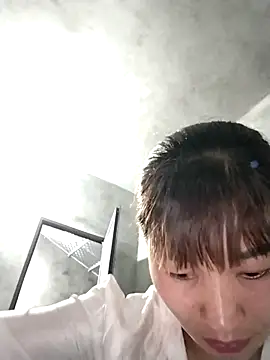 Lilinn  online show from April 2026 12:12:01 PM