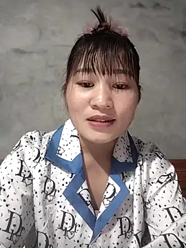 Lilinn  online show from April 2026 12:29:02 PM