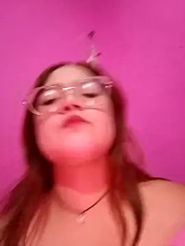 Snapshot of AmyGood chatting on March 2026 03:32:01 AM AmyGood online show from March 2026 03:32:01 AM