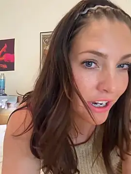 hollyharmd online show from April 2026 02:29:01 AM