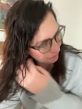 hollyharmd online show from March 2026 04:29:01 AM