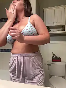 hollyharmd online show from April 2026 01:23:01 AM