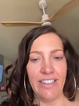 hollyharmd online show from April 2026 10:05:02 PM