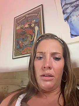 Snapshot of hollyharmd chatting on June 2026 06:01:02 AM hollyharmd online show from June 2026 06:01:02 AM