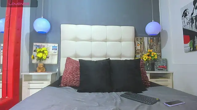 mxli divine  online show from April 2026 09:21:01 PM