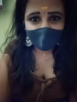 Snapshot of Tamil_Rani- chatting on May 2026 07:01:01 PM Tamil Rani- online show from May 2026 07:01:01 PM