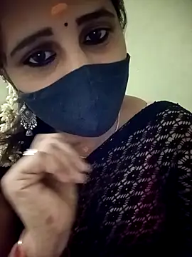 Snapshot of Tamil_Rani- chatting on May 2026 05:07:01 PM Tamil Rani- online show from May 2026 05:07:01 PM