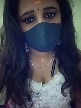 Snapshot of Tamil_Rani- chatting on May 2026 06:51:02 PM Tamil Rani- online show from May 2026 06:51:02 PM