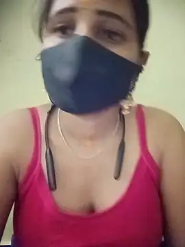 Snapshot of Tamil_Rani- chatting on May 2026 11:01:02 PM Tamil Rani- online show from May 2026 11:01:02 PM