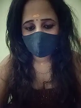 Snapshot of Tamil_Rani- chatting on May 2026 08:06:02 PM Tamil Rani- online show from May 2026 08:06:02 PM
