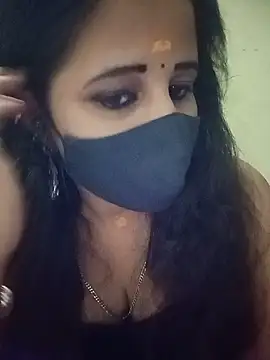 Snapshot of Tamil_Rani- chatting on May 2026 05:45:02 PM Tamil Rani- online show from May 2026 05:45:02 PM