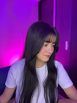 Sophia Wy online show from April 2026 12:57:02 AM