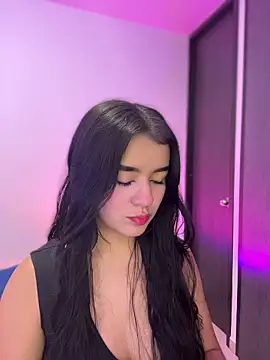 Sophia Wy online show from April 2026 07:37:01 AM