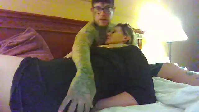 Snapshot of Darkcrowncouple chatting on February 2026 01:55:02 PM Darkcrowncouple online show from February 2026 01:55:02 PM