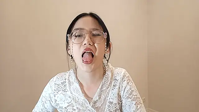 SolvedGlobe online show from April 2026 01:15:01 PM