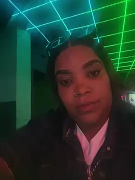 friendlybitch22 online show from April 2026 05:25:01 PM