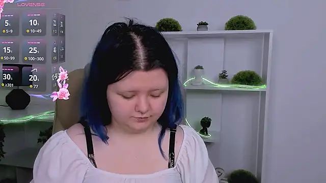 Lunaar  online show from March 2026 06:33:01 AM