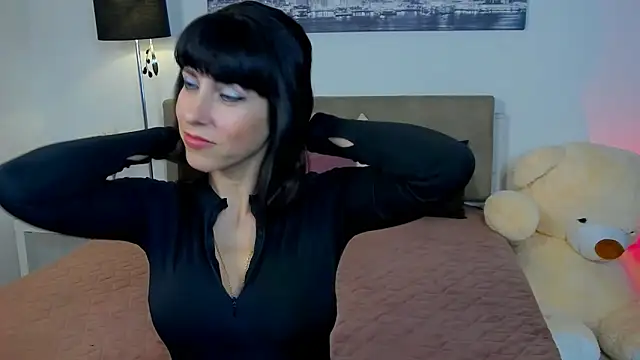 HeidieRaven online show from April 2026 12:43:01 PM