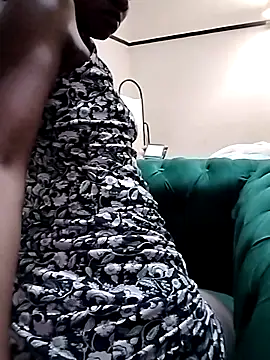 Latoya01 online show from April 2026 07:37:02 PM