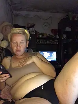 Snapshot of SofiaAmour chatting on June 2026 06:52:01 PM SofiaAmour online show from June 2026 06:52:01 PM