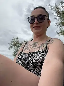 Snapshot of Lilithizm1 chatting on May 2026 01:32:02 PM Lilithizm1 online show from May 2026 01:32:02 PM