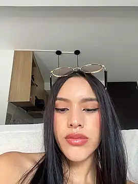 Mia-villalobos online show from March 2026 02:00:02 PM