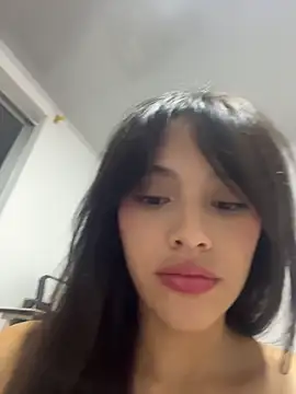 Mia-villalobos online show from June 2026 02:12:02 AM