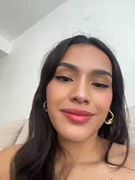 Mia-villalobos online show from June 2026 03:32:01 PM