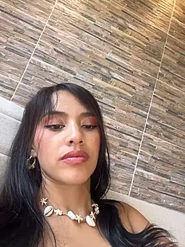 Mia-villalobos online show from April 2026 04:37:01 PM