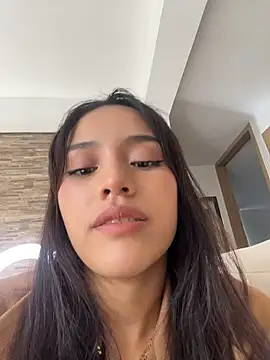 Mia-villalobos online show from May 2026 02:14:02 PM