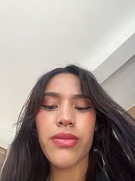 Mia-villalobos online show from April 2026 01:37:01 PM