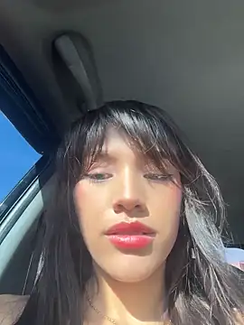 Mia-villalobos online show from May 2026 01:20:02 PM
