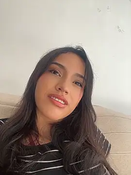Mia-villalobos online show from June 2026 01:43:02 PM