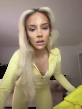 Naughtyblondex online show from April 2026 08:33:01 PM