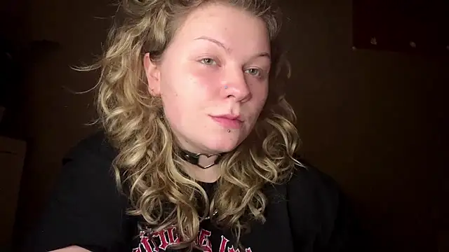 YoungAlina online show from April 2026 06:36:02 PM