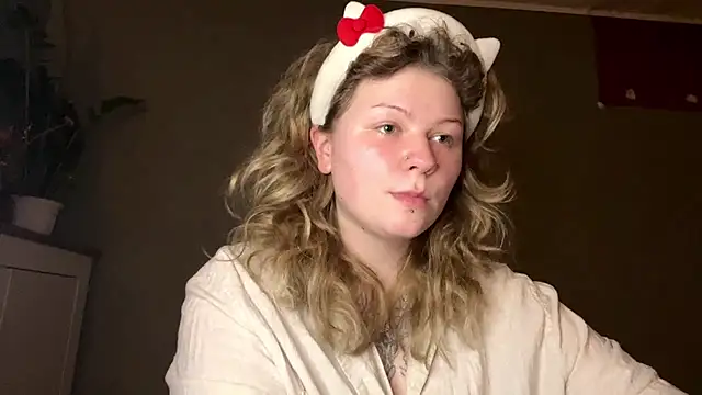 YoungAlina online show from April 2026 09:39:33 PM