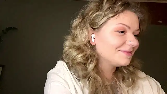 YoungAlina online show from March 2026 01:00:02 PM