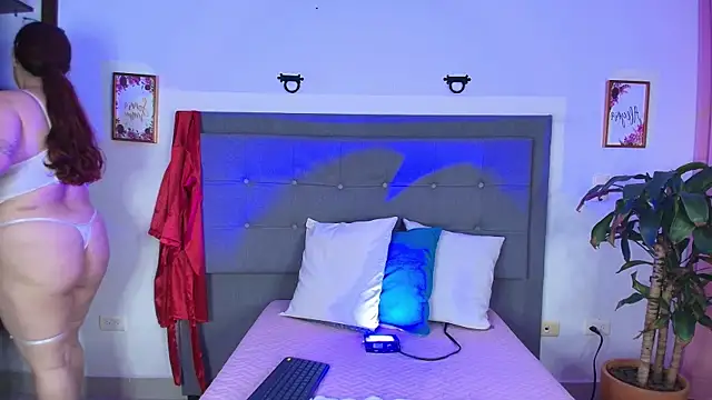 Kiara noirr online show from April 2026 11:24:01 AM