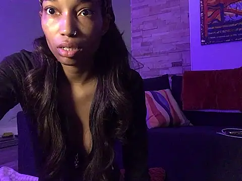 LunaBl00m online show from March 2026 03:28:02 AM