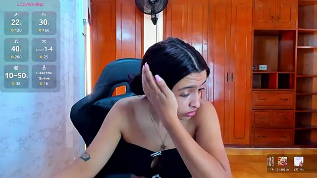 lizzie skinny online show from April 2026 07:09:01 PM