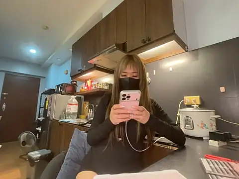 strawberryblossom93 online show from March 2026 01:57:01 PM