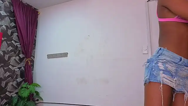 emmaalennox online show from March 2026 08:22:01 PM