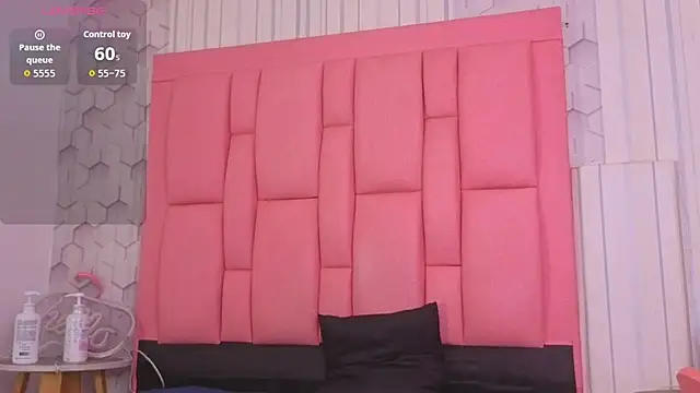 ashlleyray online show from June 2026 07:26:02 PM